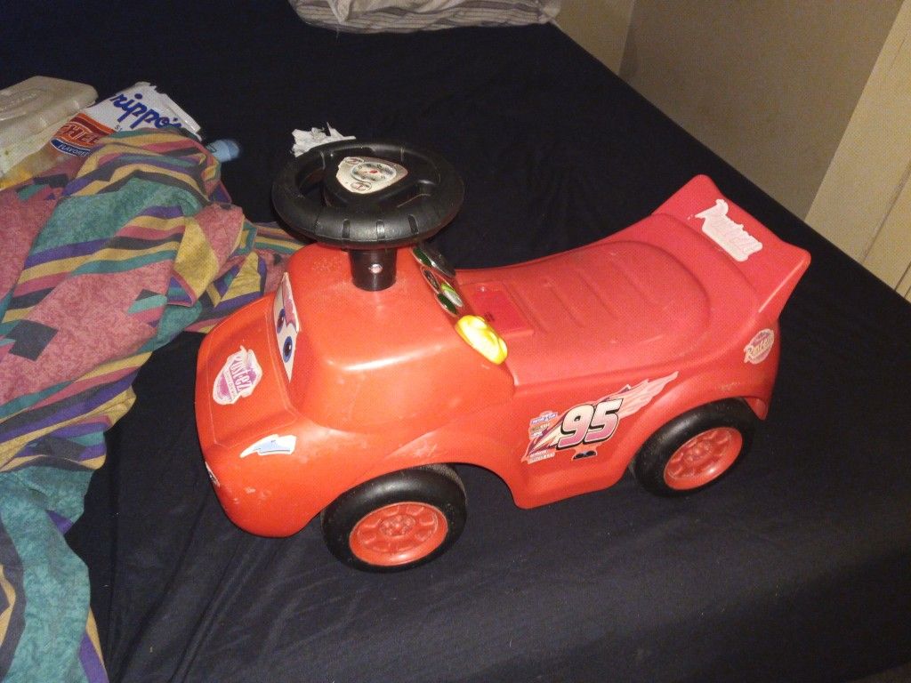 CARS ride on toy