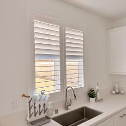 Custom Basswood Plantation Shutters & Expert Installation - Real Wood Interior Window Coverings (Persianas de Madera Estilo Plantacion)