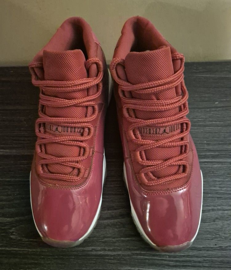 Jordan 11 Retros High Win Like '96 - Mn (Sz 9.5)