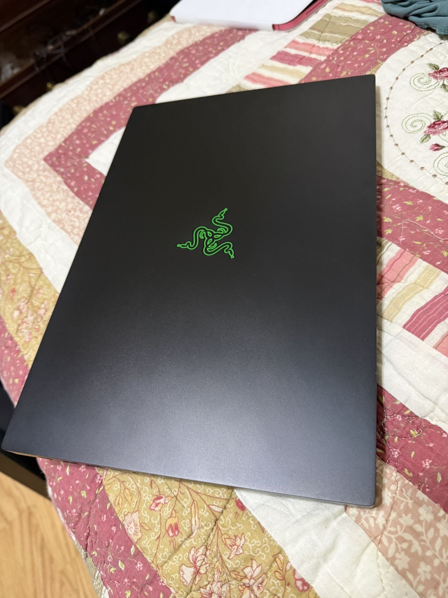 RazerBlade 16 - 16" Gaming Laptop 4060 - QHD+ 240 Hz - Intel 24-Core i9-13950HX 32gb ram mini led