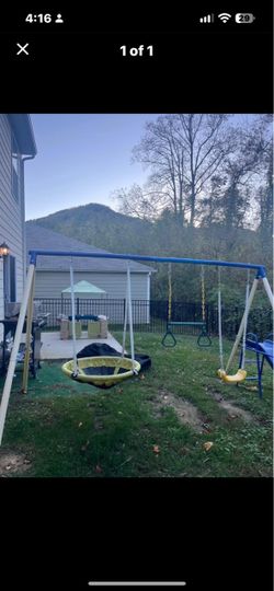 Outdoor swing set