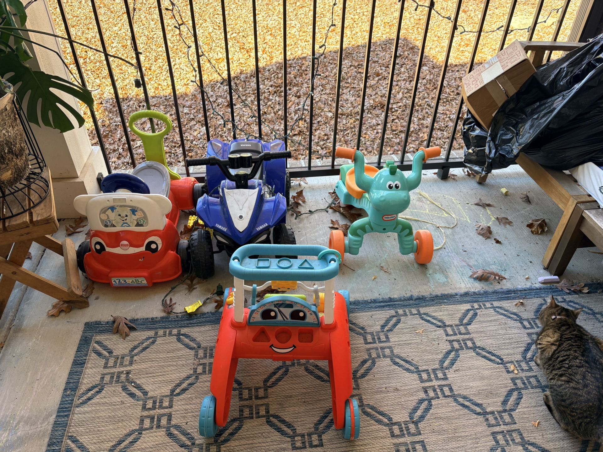 Kids bikes/scooters