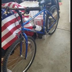 TREK Mountain Bike 🚵 800 Sport 19.5” 49.5 cm Needs 1 Peddle Live By Oak Hills High School