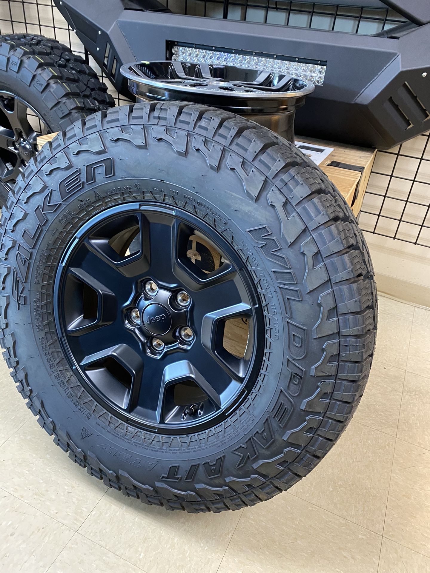 🚨🔴⚪️2020 Jeep Gladiator MOJAVE Wheels and Tires⚪️🔴🚨