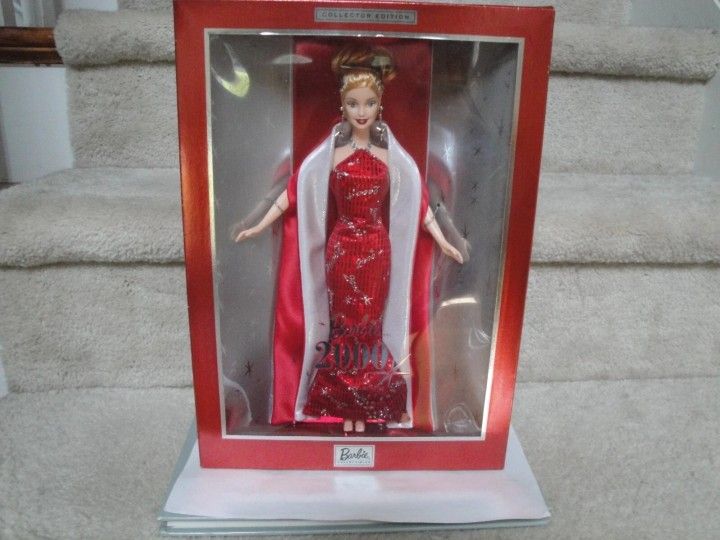 NIB 2000 Barbie Collector Edition Doll !!