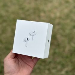 Apple AirPods Pro 2nd Generation with MagSafe Wireless Charging Case (USB‑C)...