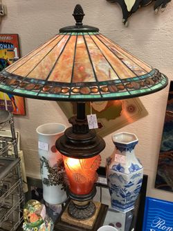 Large Tiffany style lamp 33”H