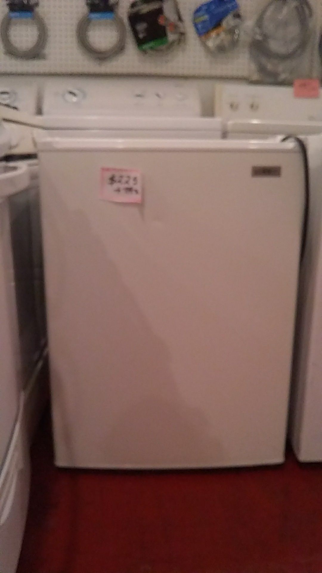 Summit refrigerator excellent condition