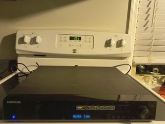 Samsung Sorround Sound Whit 5 Disc Changer Am FM Radio And Other Options