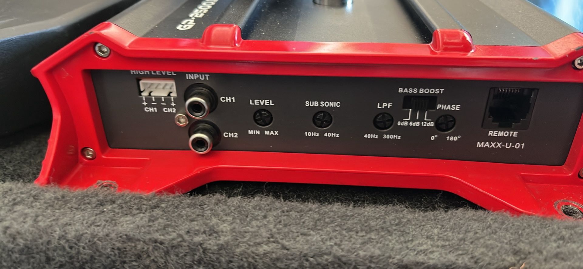 Crunch 2500w Amp