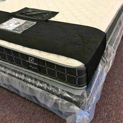Queen size new thick bed  can deliver 