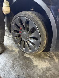 TESLA MODEL Y PERFORMANCE 21 INCH RIMS
