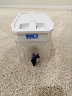 Brita Ultramax water filter dispenser with 7 New Filters
