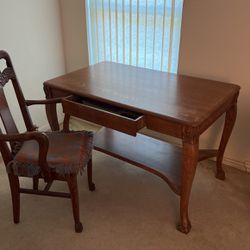 1900 Solid Wood Desk