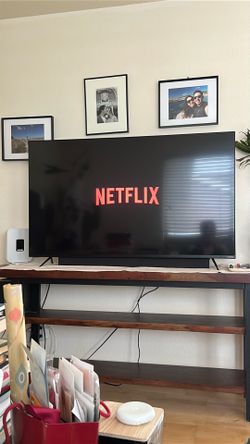 Vizio 48 inch TV with Soundbar and Base