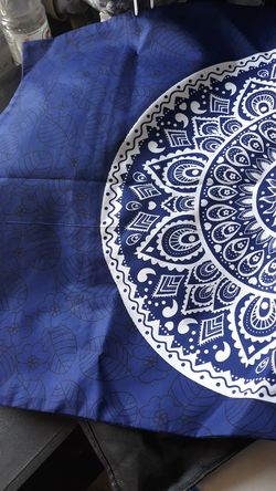 Healthful Slumber 4pc Duvet Cover Set Queen size dark blue & white in color