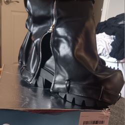 Black Boots With Cover 