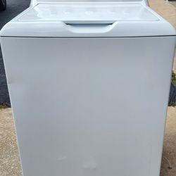 NEW GE Washer for Sale 
(Scratch & Dent Unit)
Comes w/ Warranty 
Delivery Available 