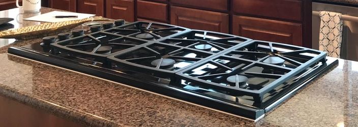 Dacor Gas Cooktop with Downdraft Vent