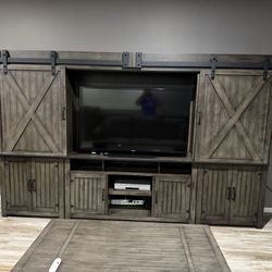 Selling as a full set for living room/family room/den or game room
