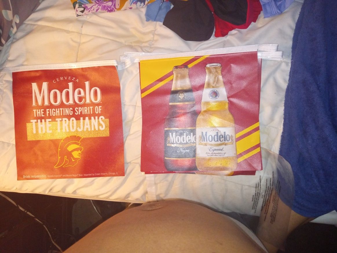 USC Trojans Modelo Pendant/Flag