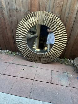 2 Mirrors
