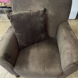 Free Chair With Matching Pillow