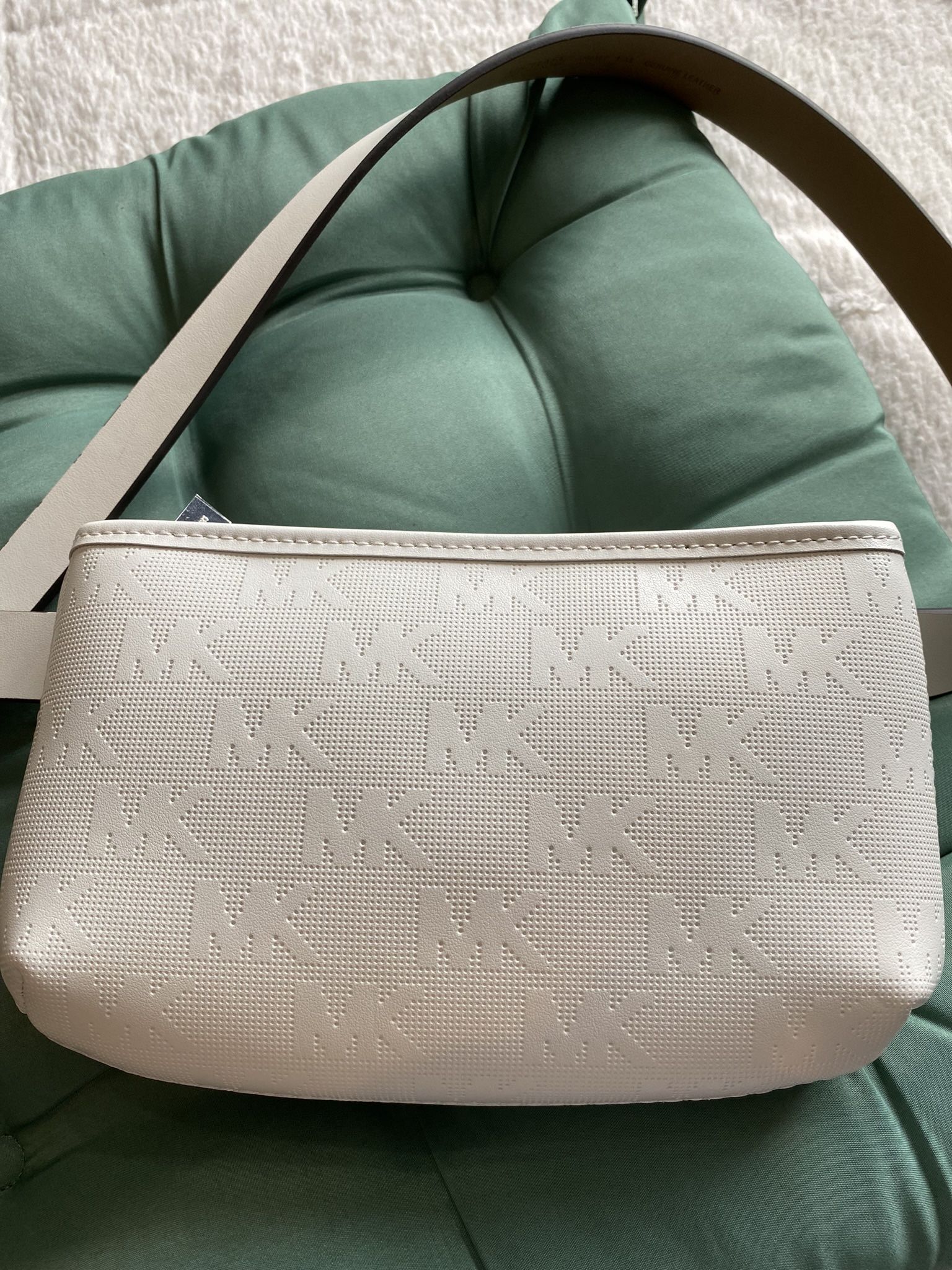 Michael Kors beautiful white belly purse.