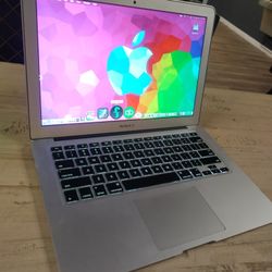 Apple MacBook Air 13 - Final Cut Pro 11, Final Draft 13, Office 365, $180