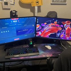 Pc/Desk/Dual monitor Setup