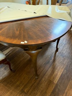 Dining table set with extension