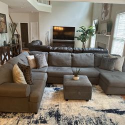 Beautiful Gray 3Piece Sectional With Ottoman