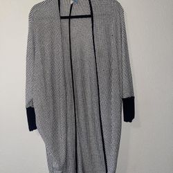 Pink Melo, Women’s Black & White Knitted Long Sweater With 3/4 Sleeves, Size L