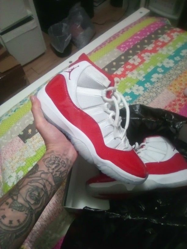 Retro Jordans (4 Pairs) 