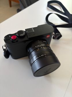 Leica Q3 43