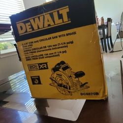 Dewalt 7 1\4 Saw (Tool)