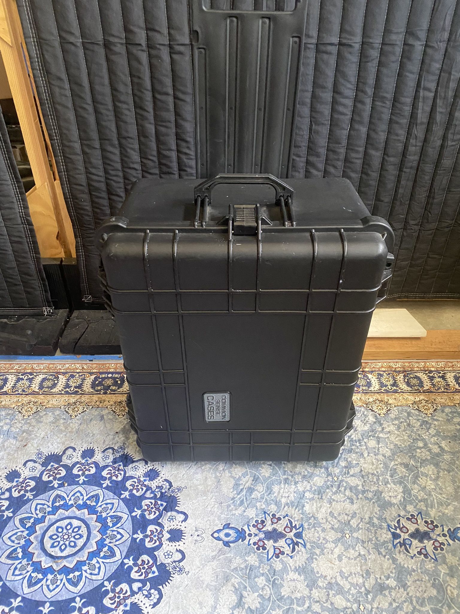 Weather Proof Tactical Hard shell 22” Case W/ Wheels Rolling Camera Boat Hard shell Rolling