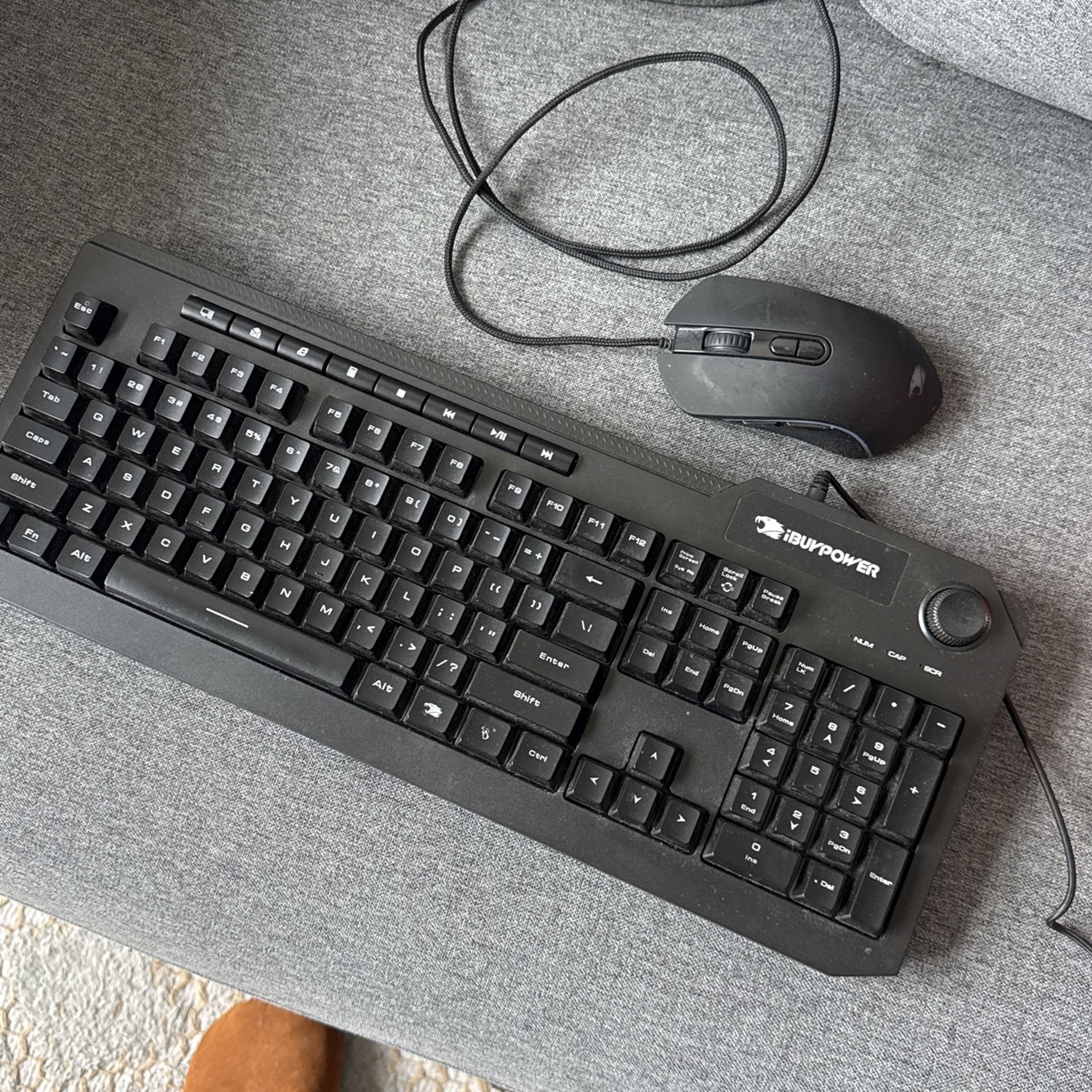 iBuyPower Mouse And Keyboard