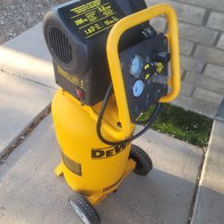 DEWALT D55168 Air Compressor 