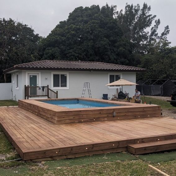 Pool & Decks 