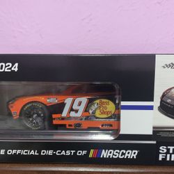 1/24 2024 Martin Truex Jr Standard Finished Bass Pro Shops/Tracker