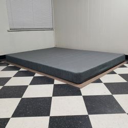 Queen size boxspring - can DELIVER almost anywhere for $20 extra - gently used and in very good condition 😍