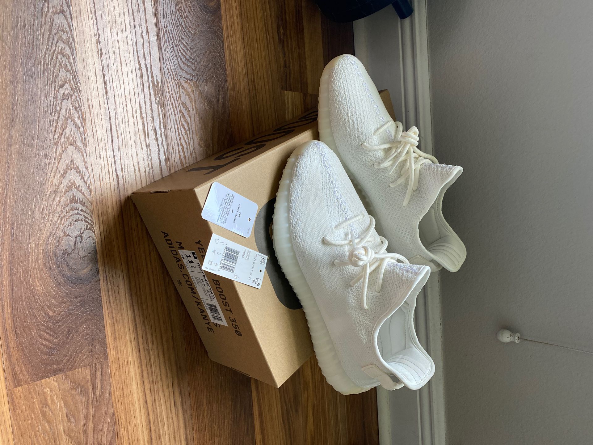 Adidas Yeezy Boost 350 V2 CP9366 TRIPLE WHITE 11.5 LIKE NEW