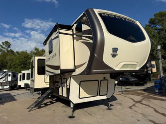 2017 Keystone Montana 3820FK