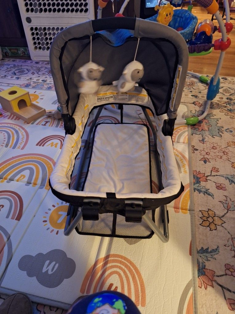 Baby Trend Portable Bassinet