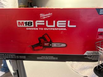 Milwaukee saw