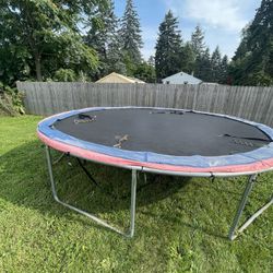 Free Trampoline 