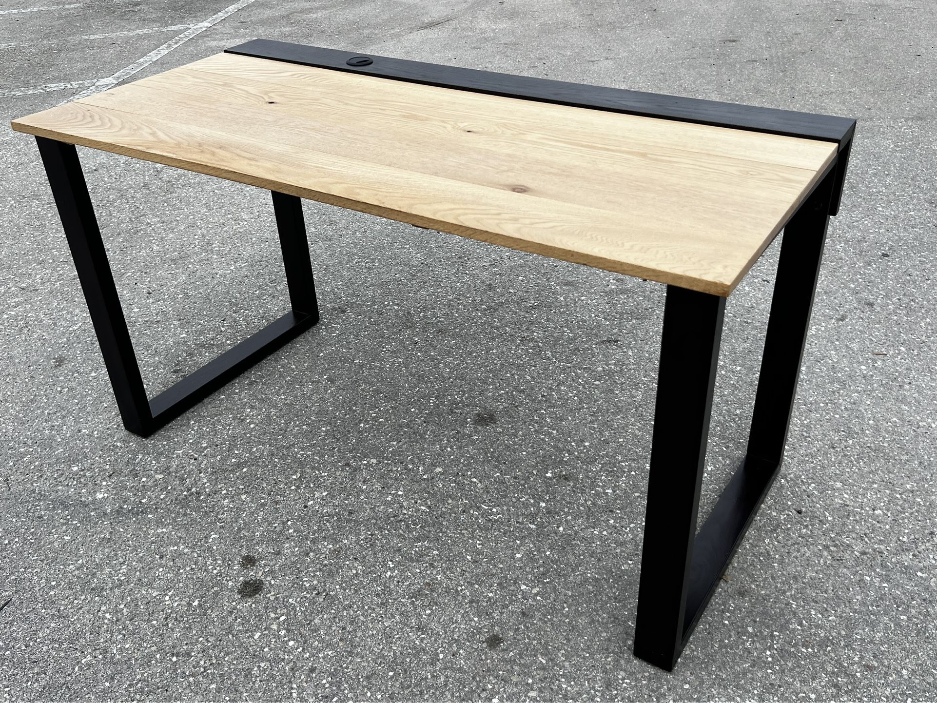 Delivery Available! Modern Wooden Computer Work Writing Office Desk! Good condition! 55x27x30in