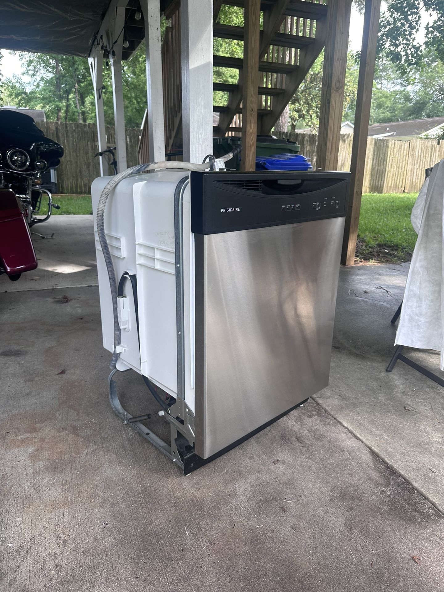 Frigidaire Dish Washer