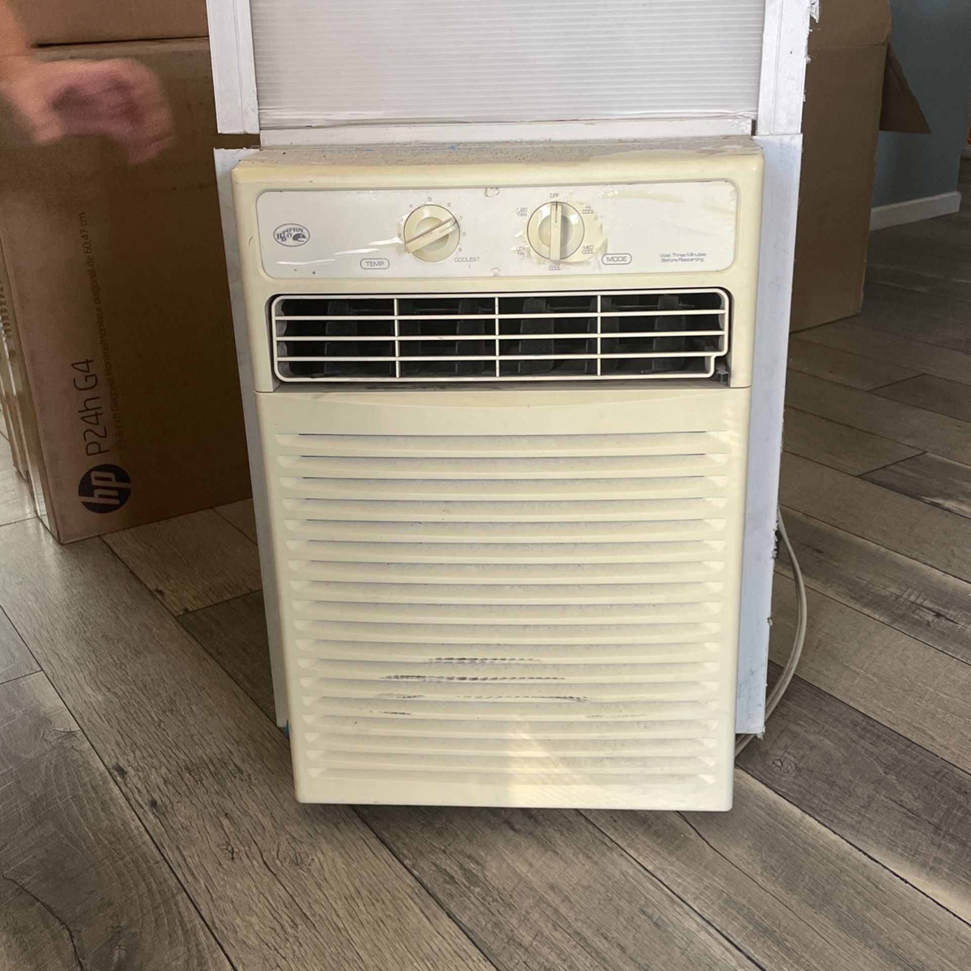 10,000 BTU Hampton Bay Air conditioner